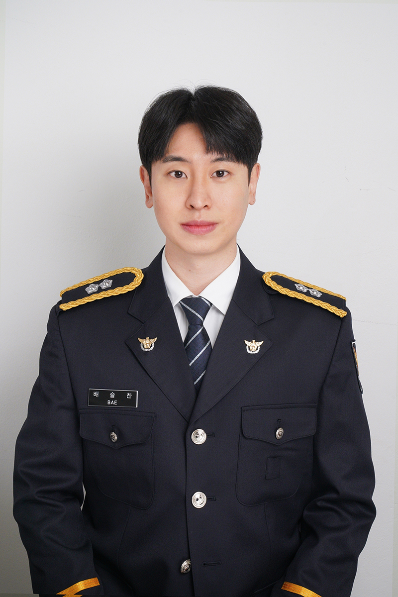 상반신 프로필_2.jpg