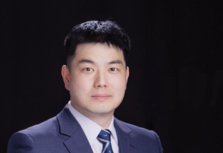 《내 이력서를 보는 사람은 누구일까?》 김진영 저자 채용은 한 개인의 역량만이 아닌, 수많은 변수가 작용하는 입체적 과정