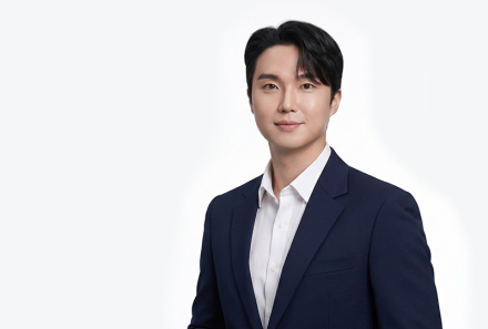 《AI 전환 절대 공식》 김건우 저자 '기술의 언어를 비즈니스의 언어로 통역하다…진정한 혁신을 위한 생존 지침서'